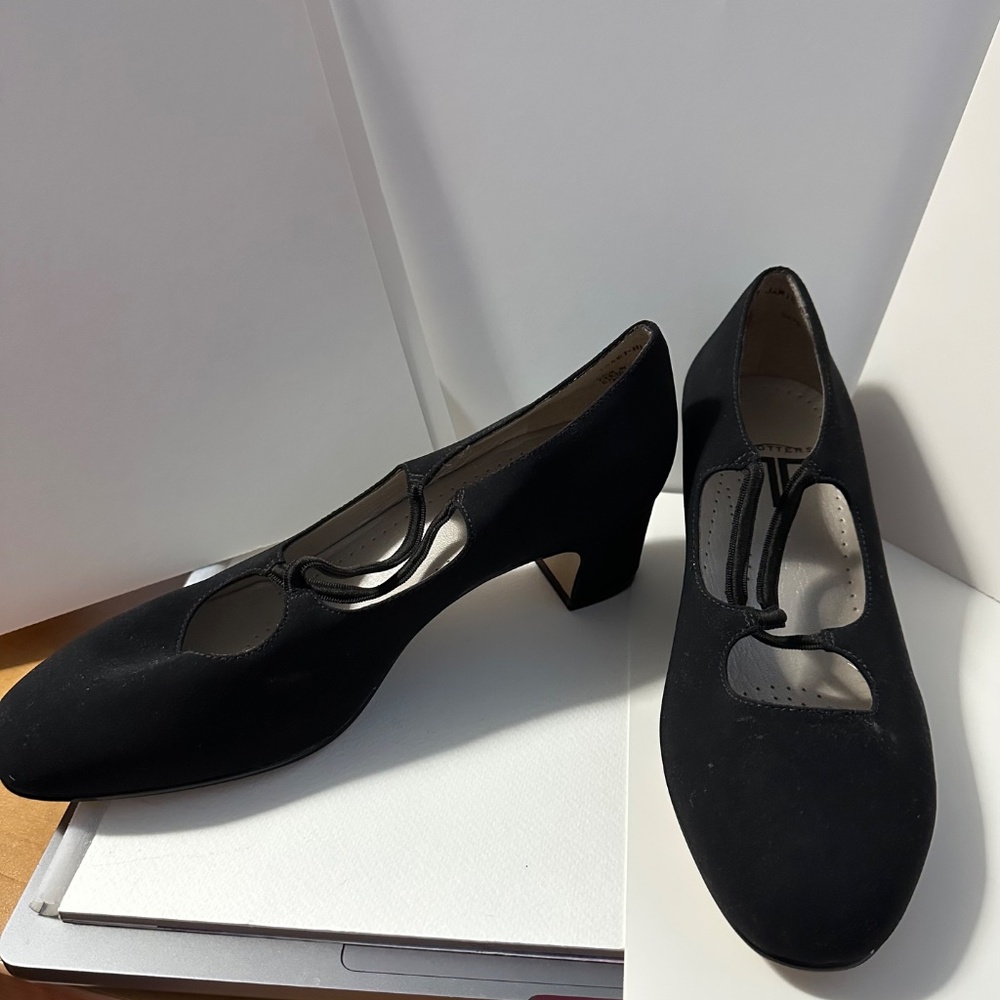 Brand New Trotters Black Low Heel Shoes with Elastic Strap – Size 8WW